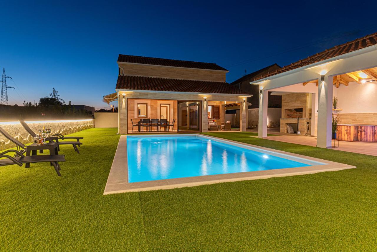 Villa Casa Del Sol à Dubrava  Extérieur photo