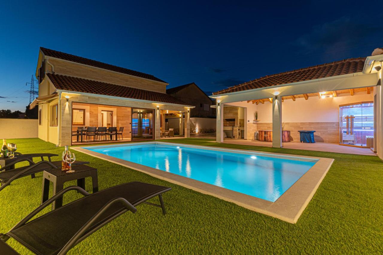 Villa Casa Del Sol à Dubrava  Extérieur photo
