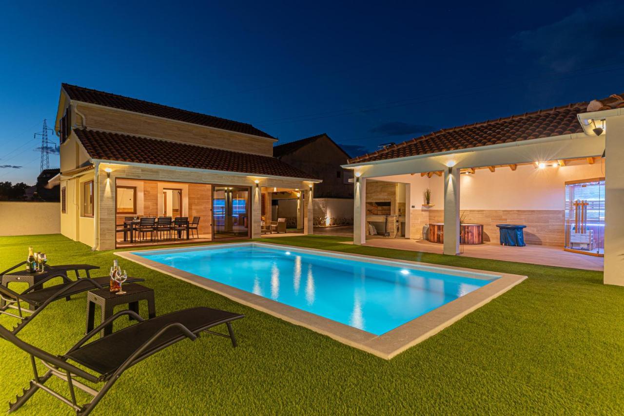 Villa Casa Del Sol à Dubrava  Extérieur photo